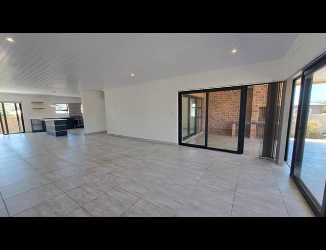 3 BEDROOM HOUSE FOR SALE IN STILBAAI-WES